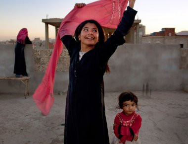 Σε αναγκαστικούς γάμους 2 στα 3 νεαρά κορίτσια στην Υεμένη λόγω πείνας και πολέμου